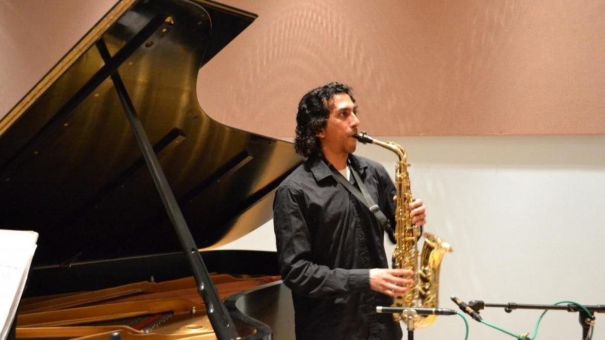 Ashu Kejariwal will be joined by pianist Winston Choi.