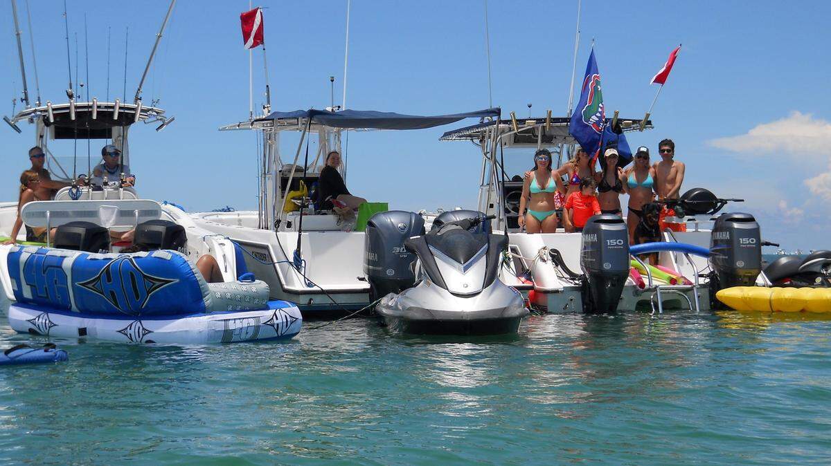 This is Saturday on the oceanside of Tavernier. Eighty to 100 boats were anchored out there so their operators could enjoy the holiday. But it was nowhere as crazy at the Sandbar further in Islamorada, which drew hundreds of boats and scores of people. Other popular anchoring locations, such as off Crawl Key in the Middle Keys, also were busy.
