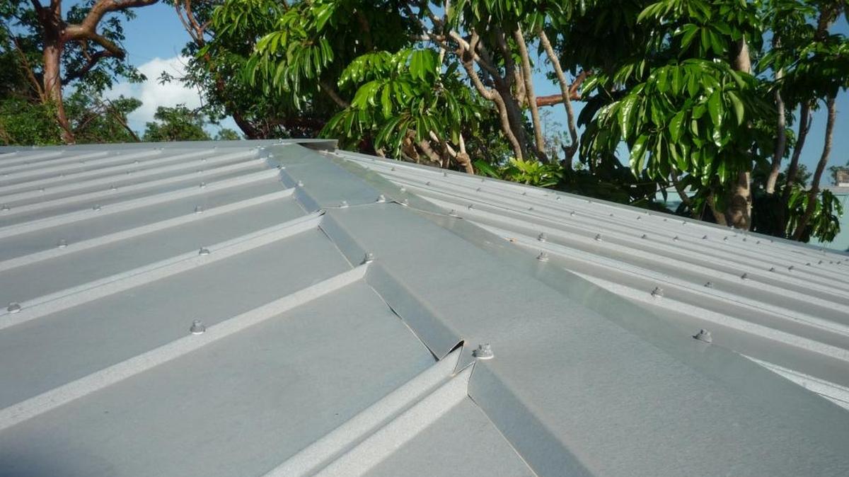 A proposed Monroe County ordinance on metal roofs returns to the County Commission today.